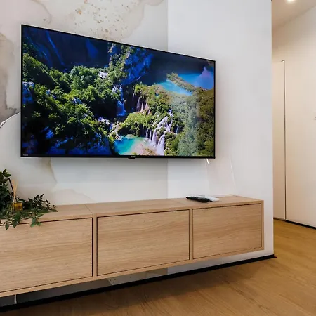 Appartamento M4 Aura With Ac, Free Parking By Staynest