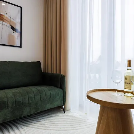 M4 Aura With Ac, Free Parking By Staynest Rzeszów