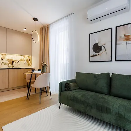 M4 Aura With Ac, Free Parking By Staynest Appartamento Rzeszów